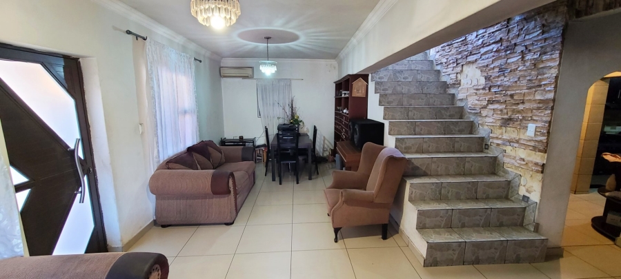 5 Bedroom Property for Sale in Malibu Village Western Cape